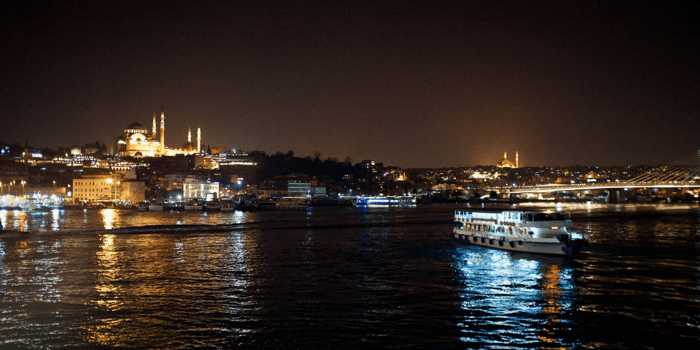 بهترین مکان های استانبول برای گشت و گذار در شب