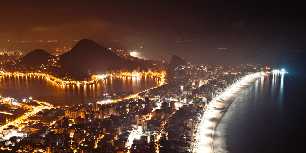 سواحل زیبای ریو در شب
